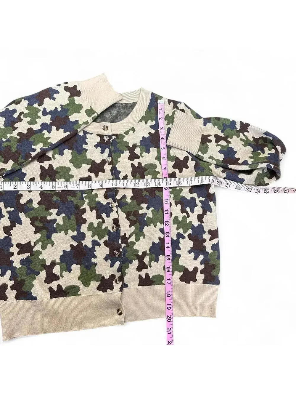 Camo cardigan size M.